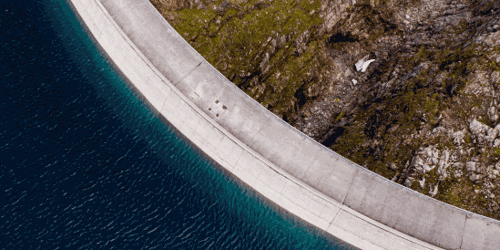 Curved dam from above